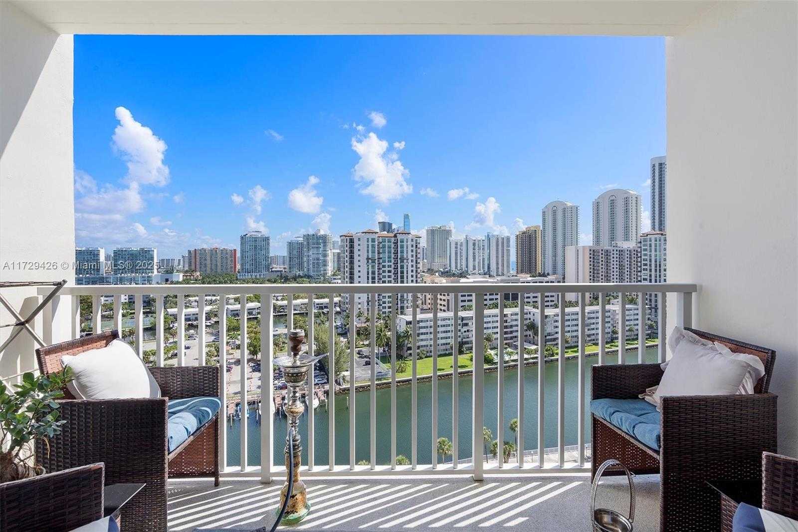 Small Image of 300 BAYVIEW DR #1503, Sunny Isles Beach Number 8