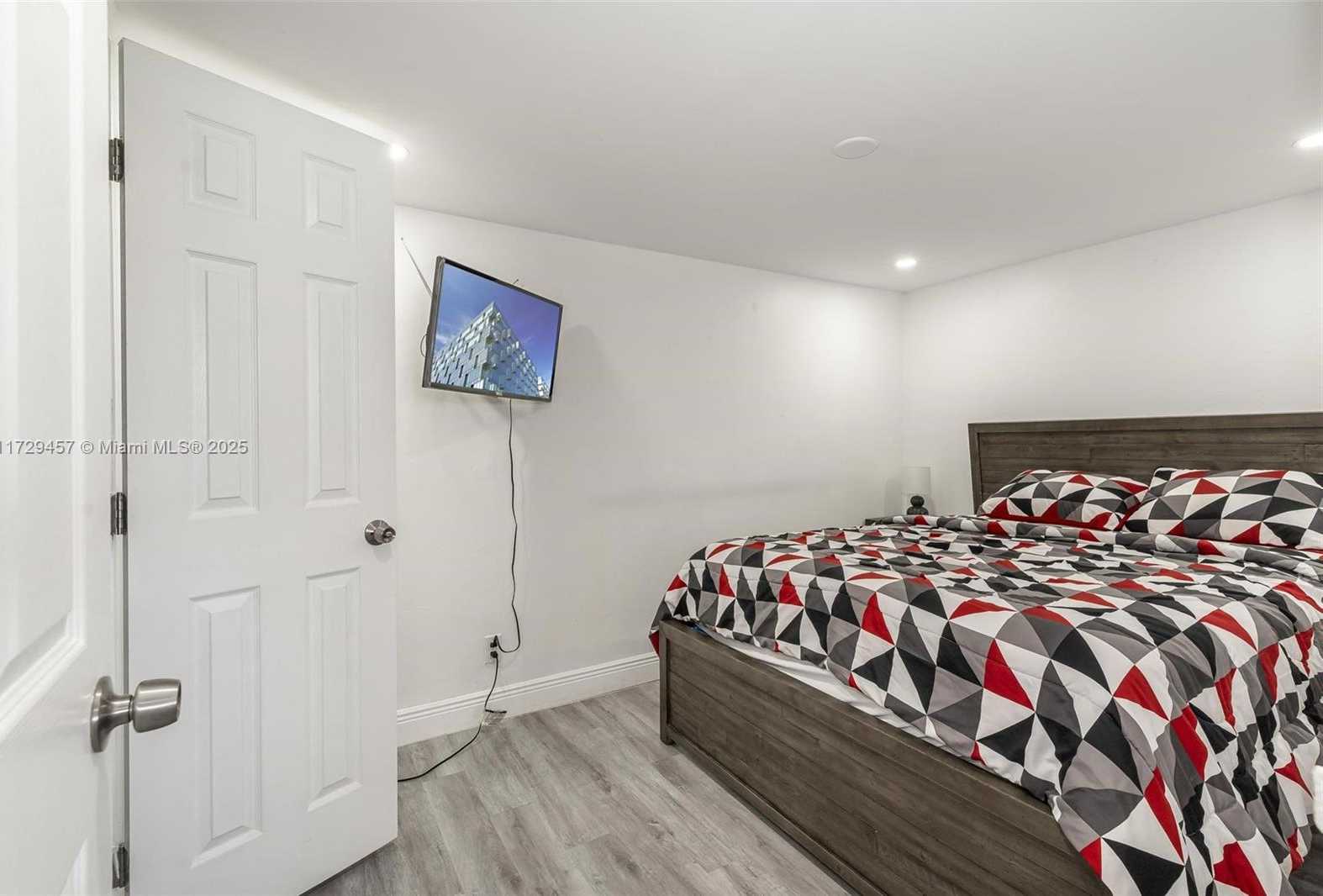 Small Image of Hallandale Beach Number 11
