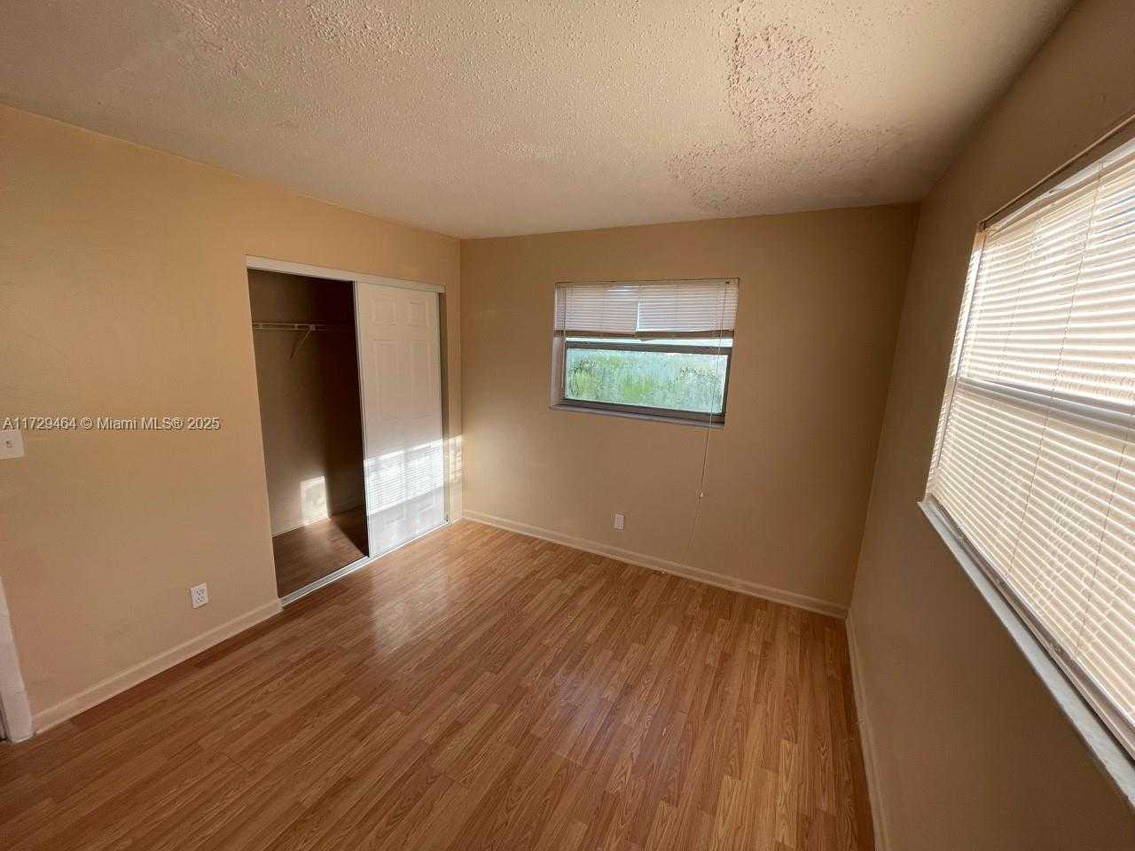Small Image of 7931 SW 8th Ct, North Lauderdale, FL 33068, USA Number 10