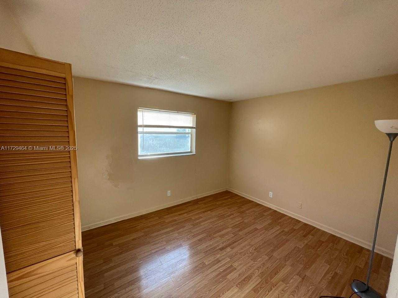 Small Image of 7931 SW 8th Ct, North Lauderdale, FL 33068, USA Number 11