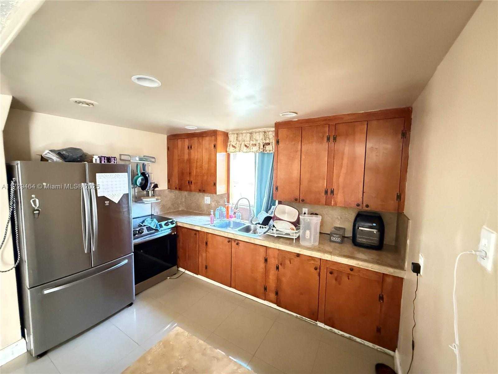 Small Image of 7931 SW 8th Ct, North Lauderdale, FL 33068, USA Number 16