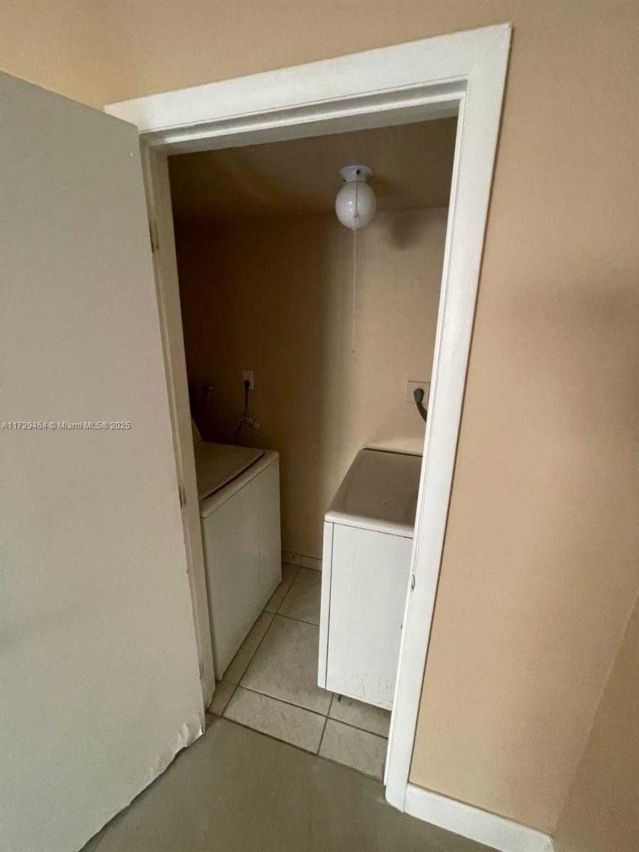 Small Image of 7931 SW 8th Ct, North Lauderdale, FL 33068, USA Number 7