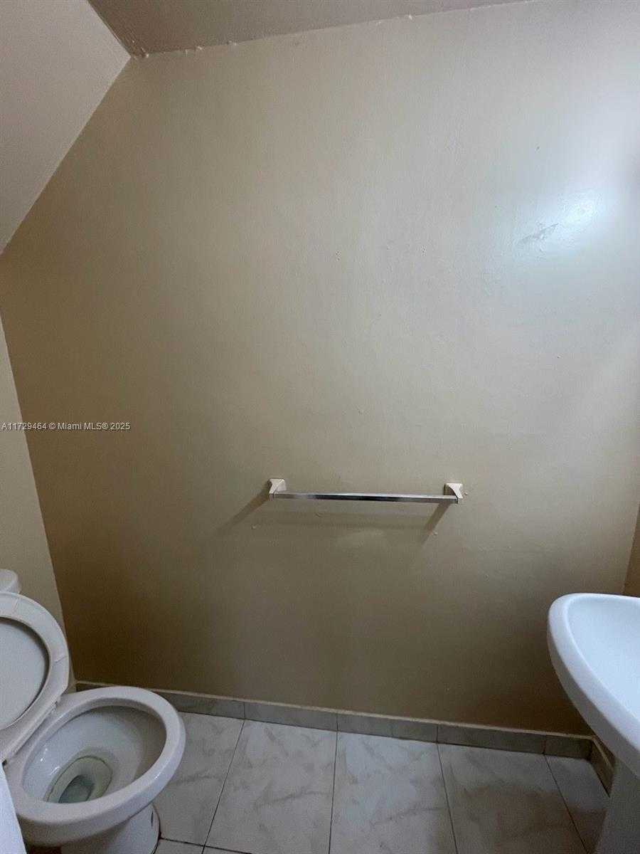 Small Image of 7931 SW 8th Ct, North Lauderdale, FL 33068, USA Number 8
