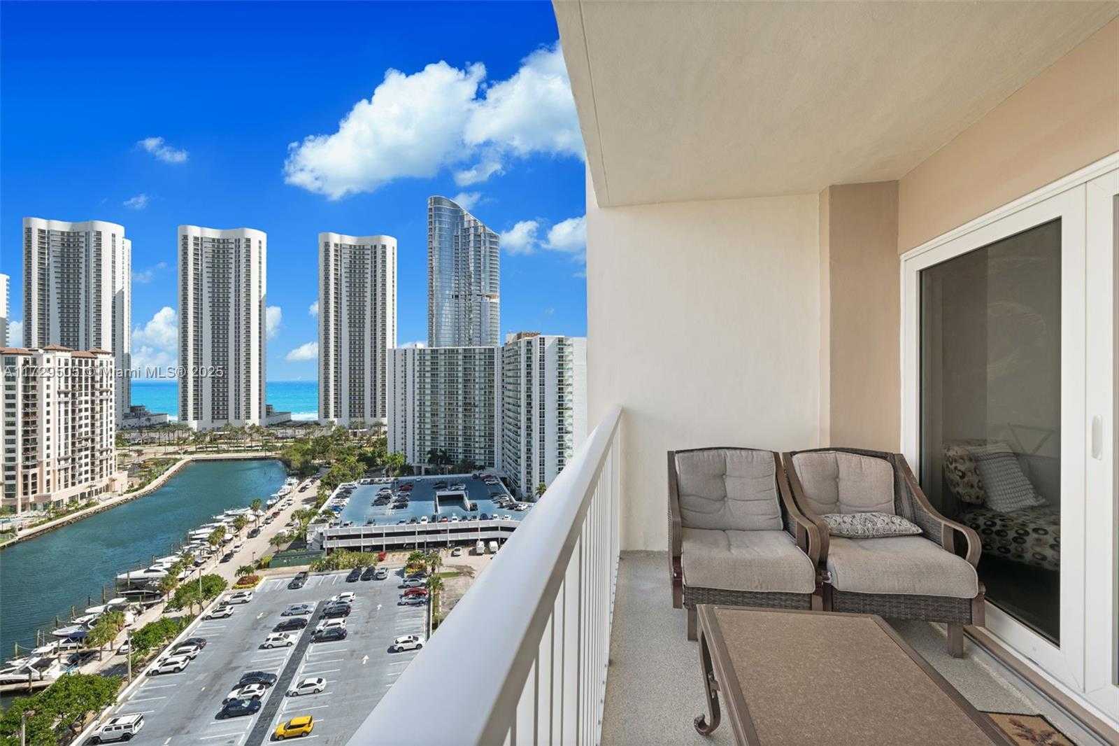 Small Image of 300 BAYVIEW DR #1707, Sunny Isles Beach Number 10