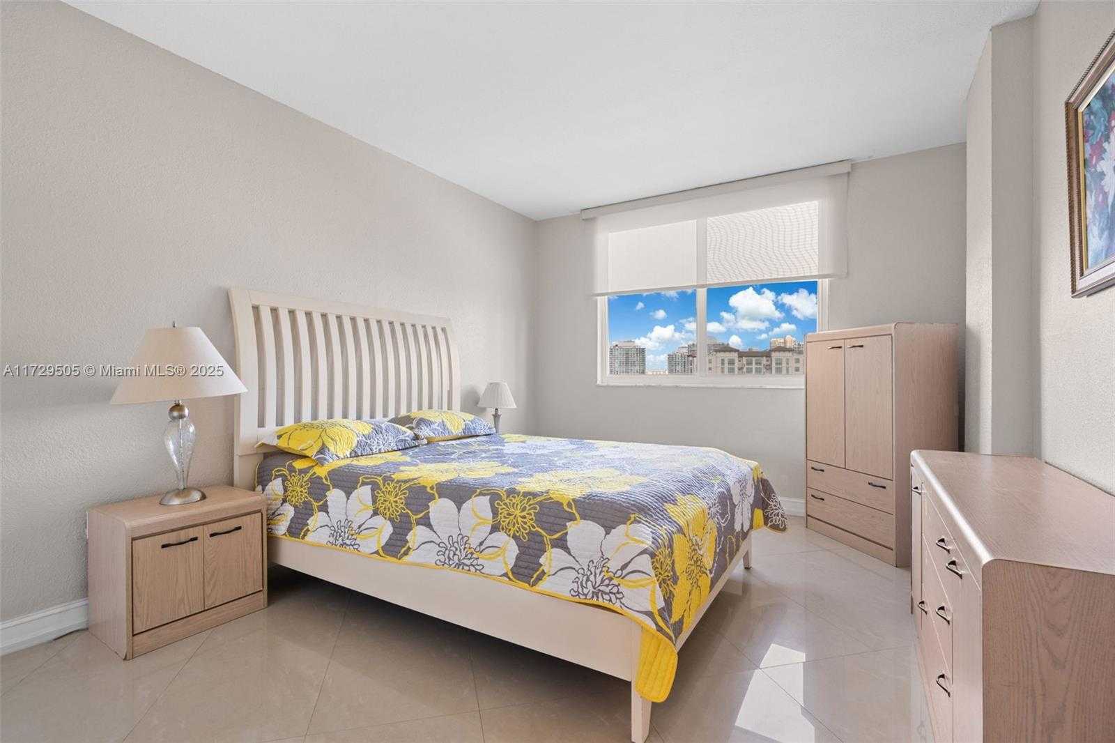Small Image of 300 BAYVIEW DR #1707, Sunny Isles Beach Number 12