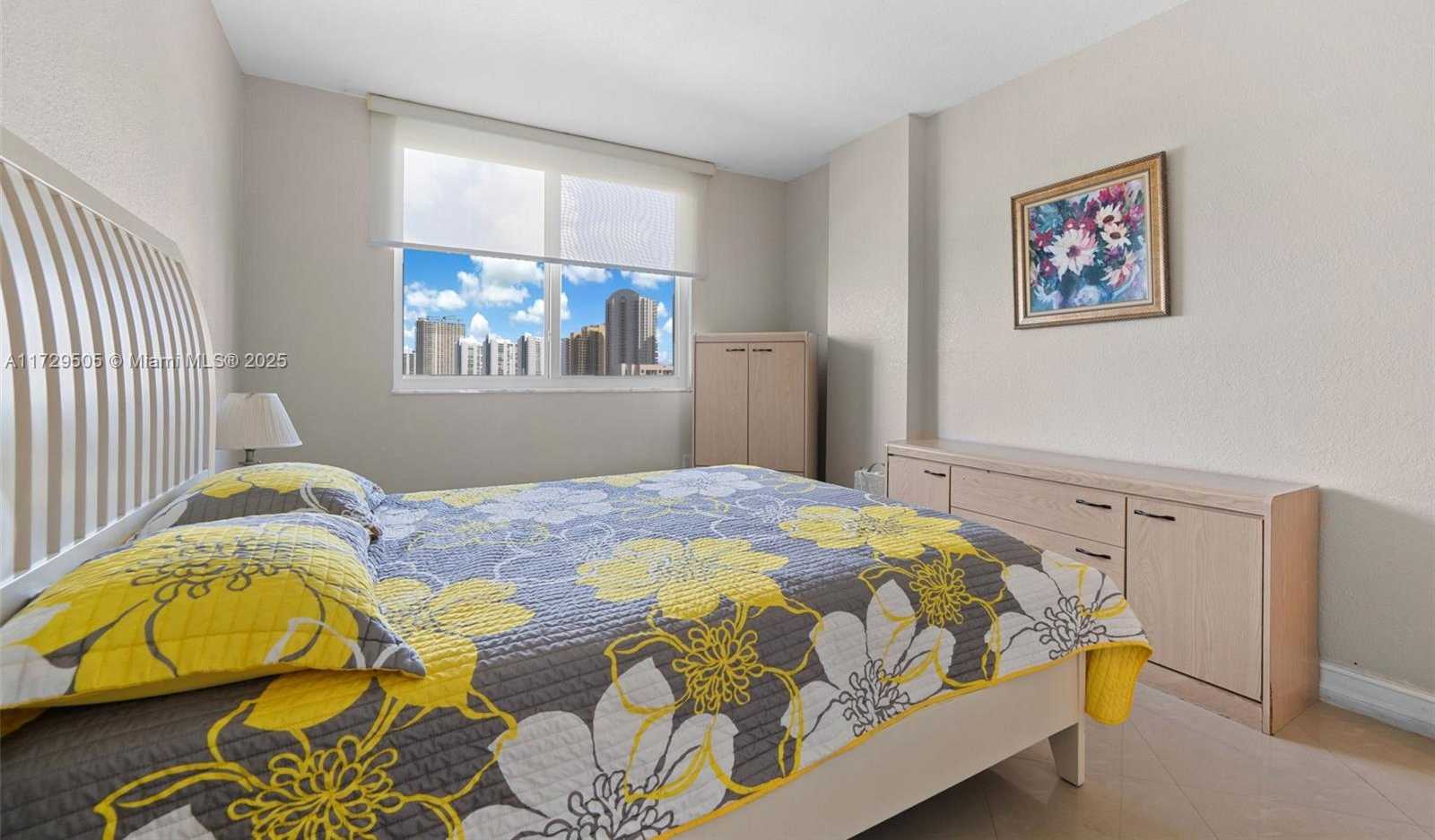 Small Image of 300 BAYVIEW DR #1707, Sunny Isles Beach Number 13