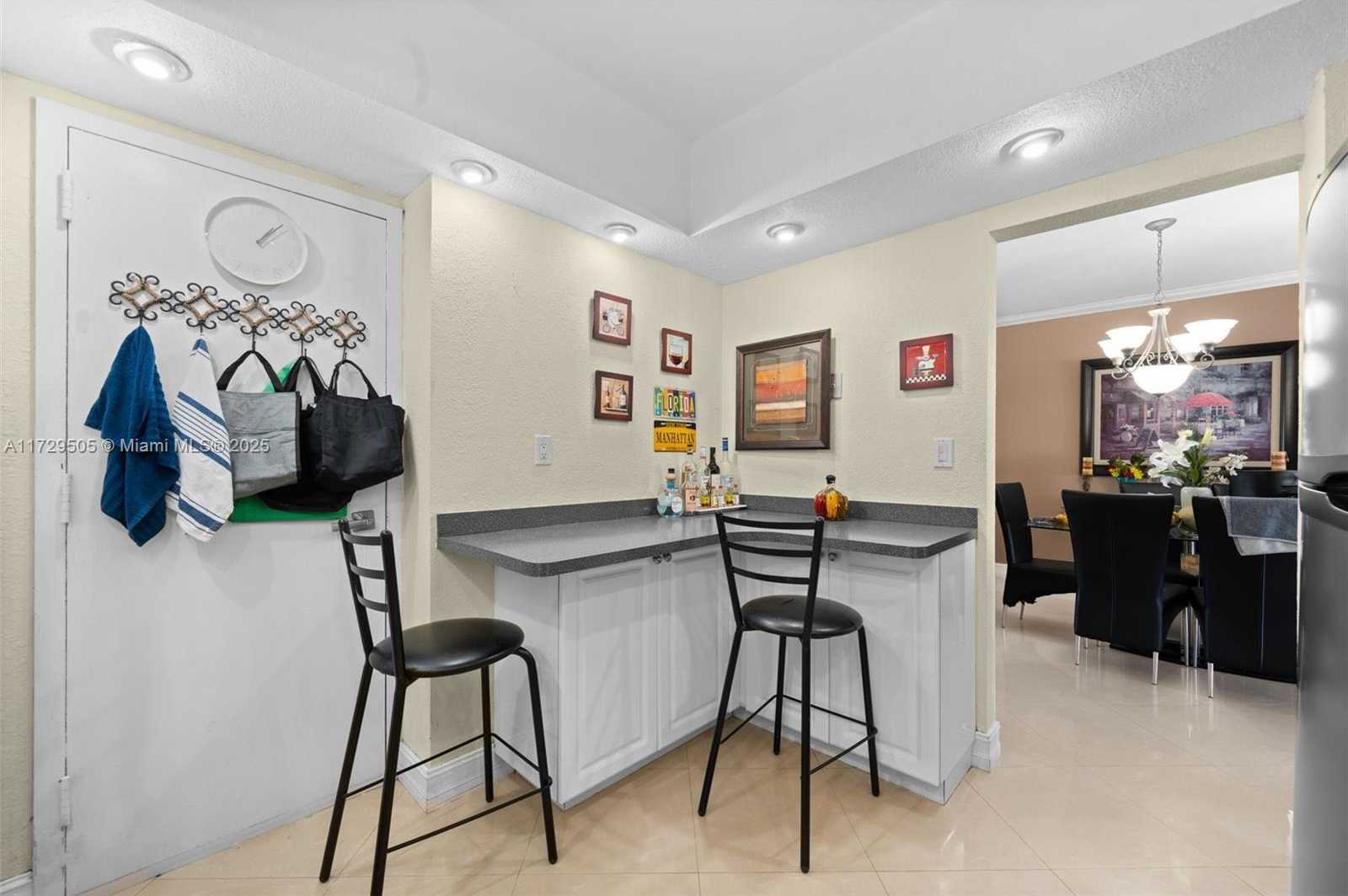 Small Image of 300 BAYVIEW DR #1707, Sunny Isles Beach Number 5