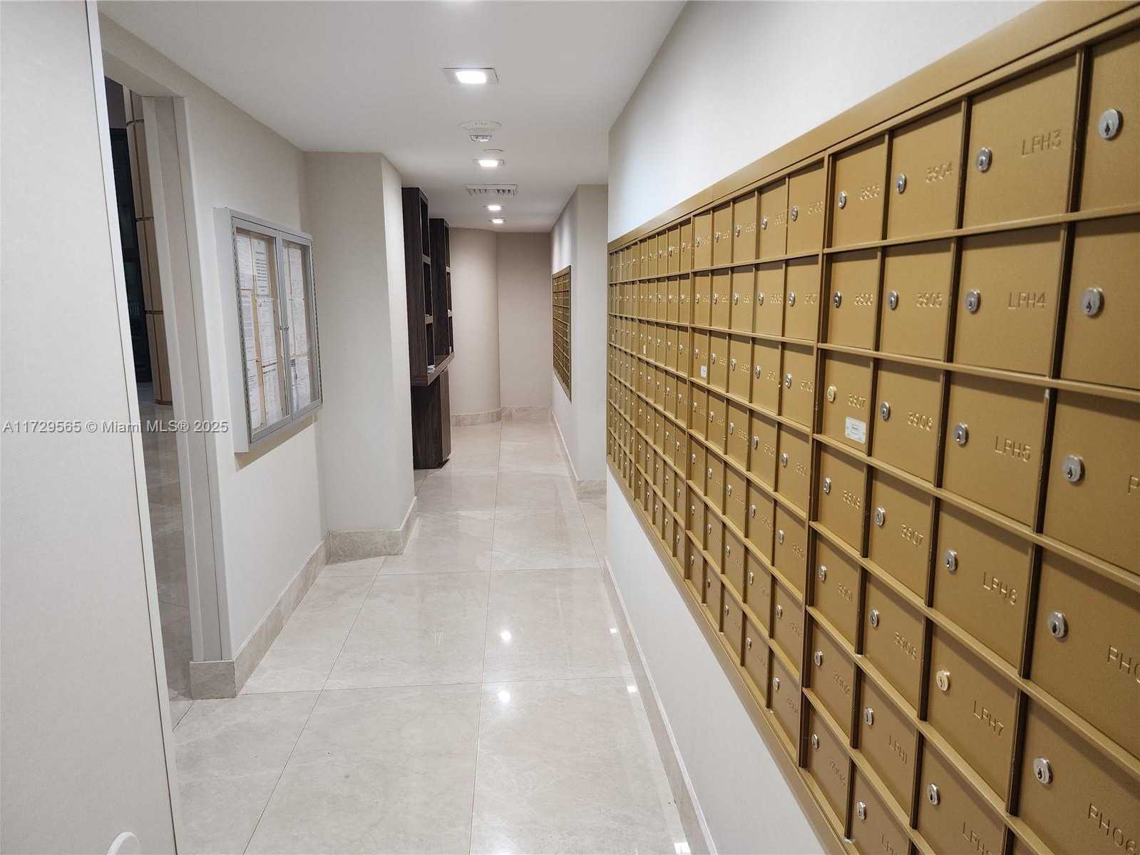 Small Image of 3500 MYSTIC POINTE DR #401, Aventura Number 13