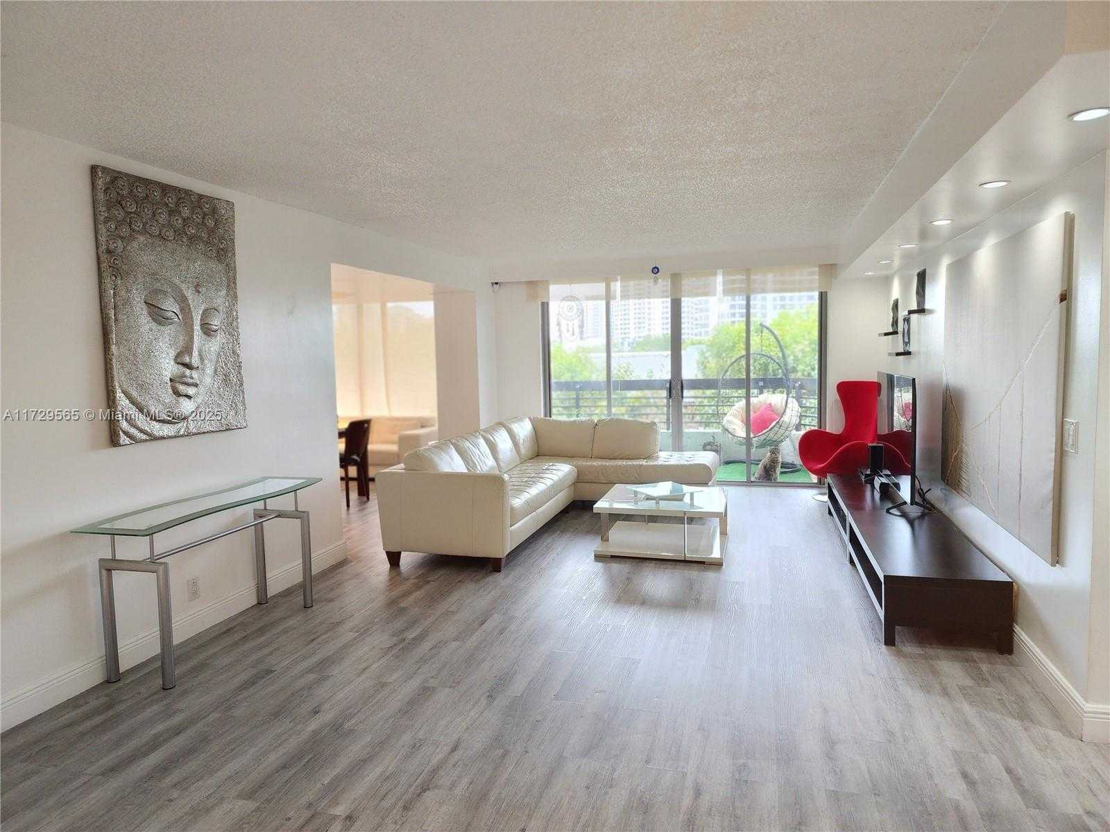 Small Image of 3500 MYSTIC POINTE DR #401, Aventura Number 17