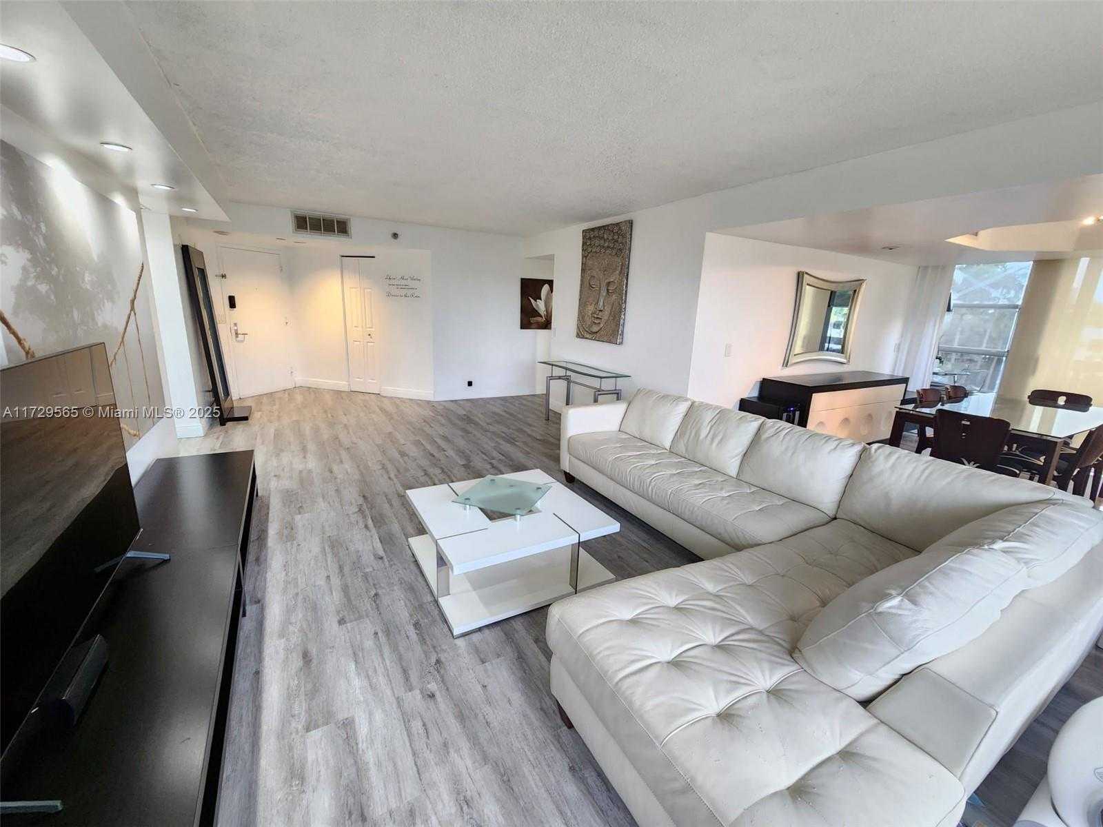 Small Image of 3500 MYSTIC POINTE DR #401, Aventura Number 21