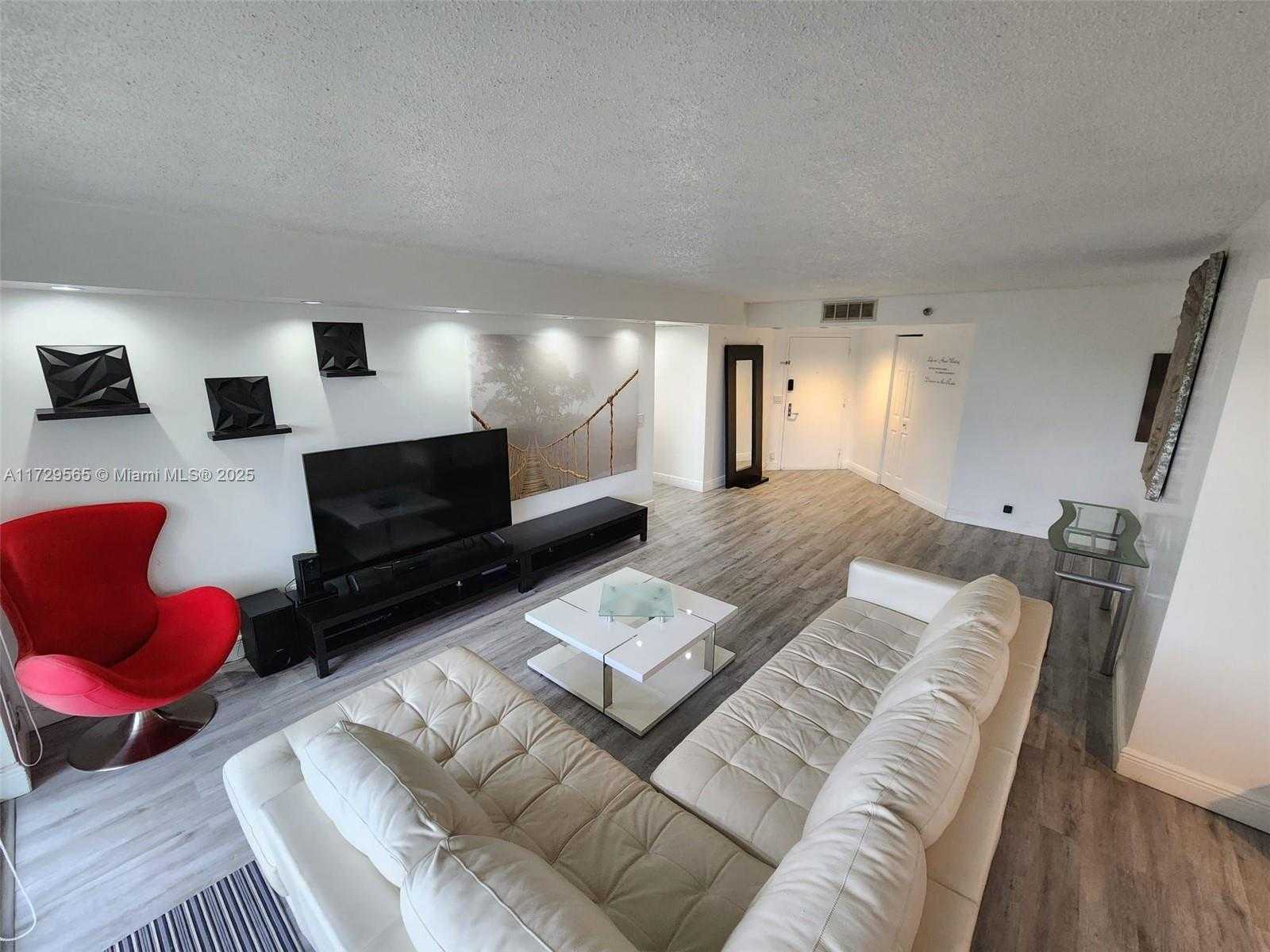 Small Image of 3500 MYSTIC POINTE DR #401, Aventura Number 23