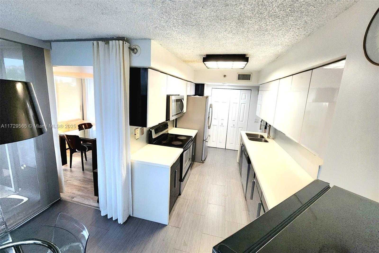 Small Image of 3500 MYSTIC POINTE DR #401, Aventura Number 30