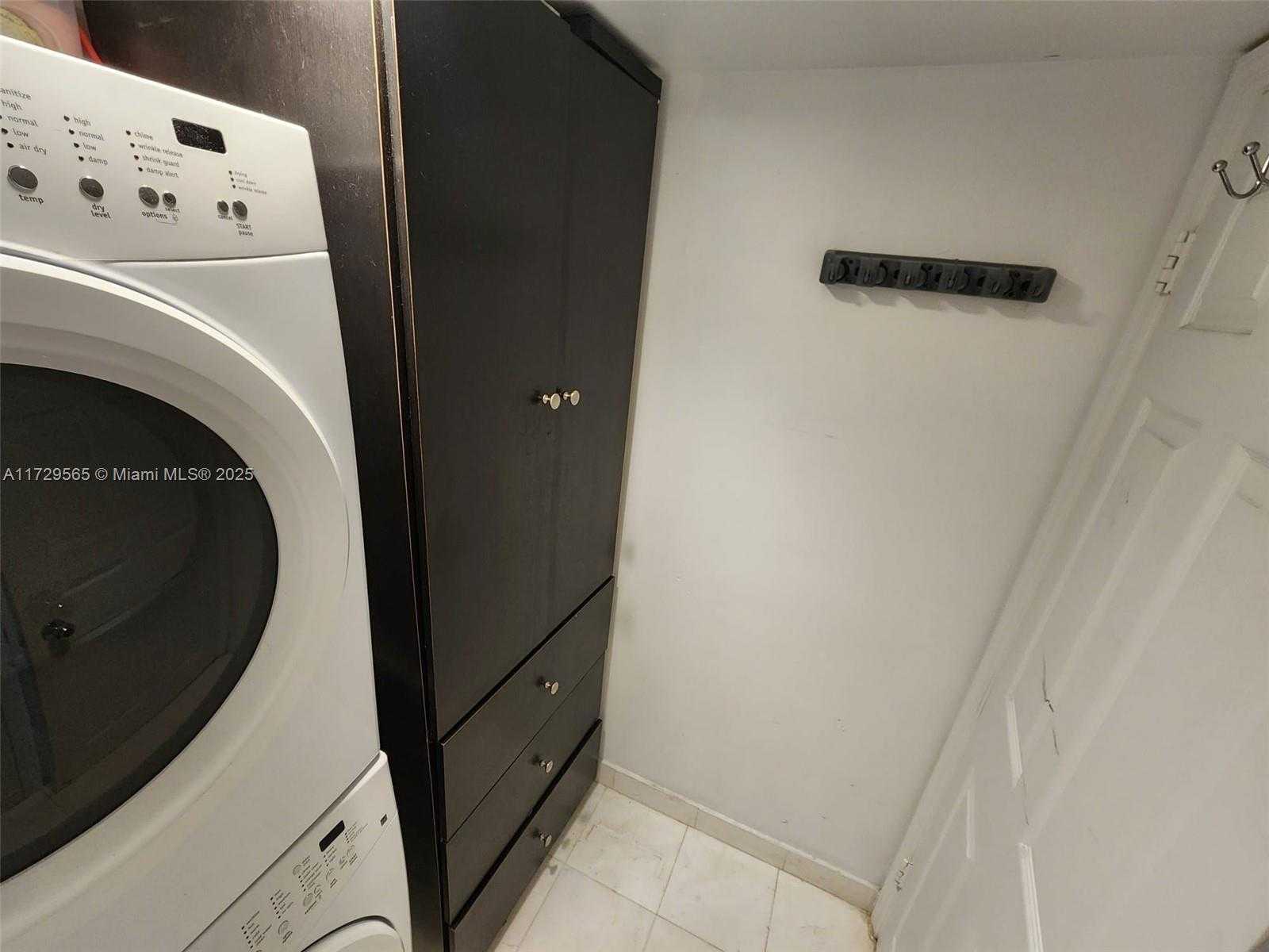 Small Image of 3500 MYSTIC POINTE DR #401, Aventura Number 36