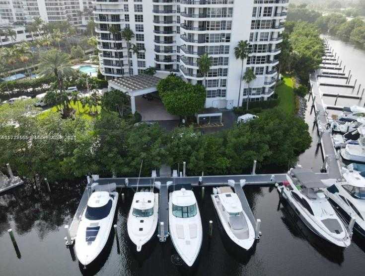 Small Image of 3500 MYSTIC POINTE DR #401, Aventura Number 4