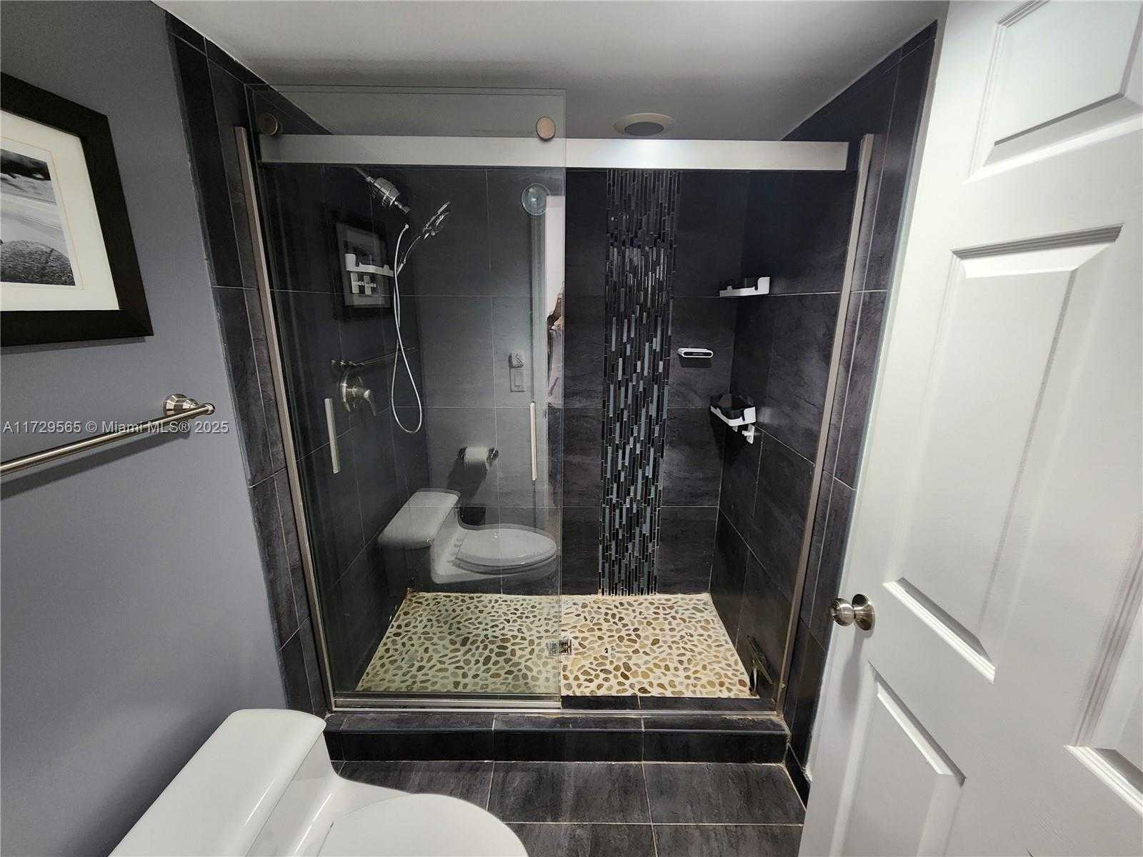 Small Image of 3500 MYSTIC POINTE DR #401, Aventura Number 42