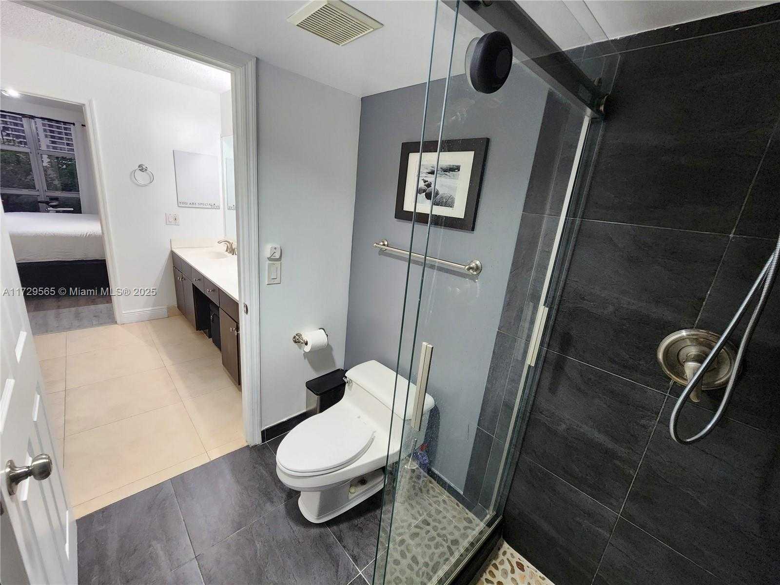 Small Image of 3500 MYSTIC POINTE DR #401, Aventura Number 43