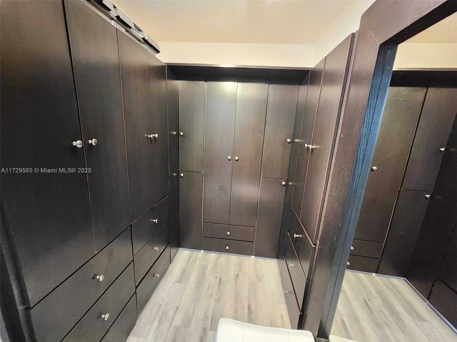 Small Image of 3500 MYSTIC POINTE DR #401, Aventura Number 47