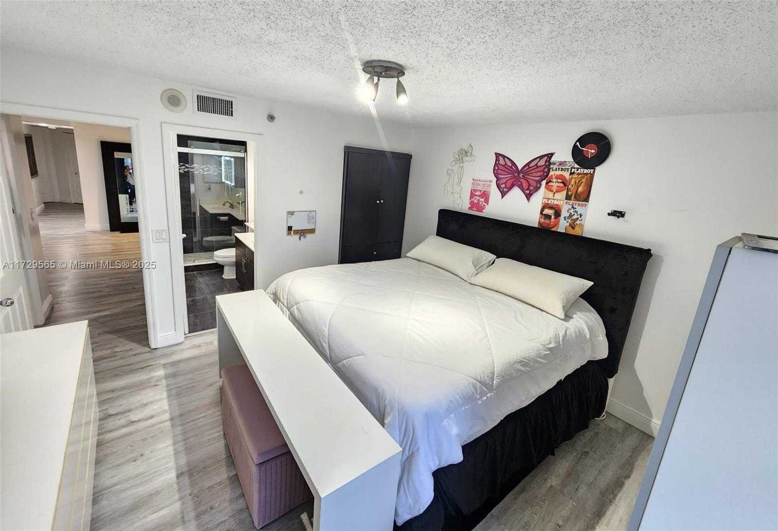 Small Image of 3500 MYSTIC POINTE DR #401, Aventura Number 49
