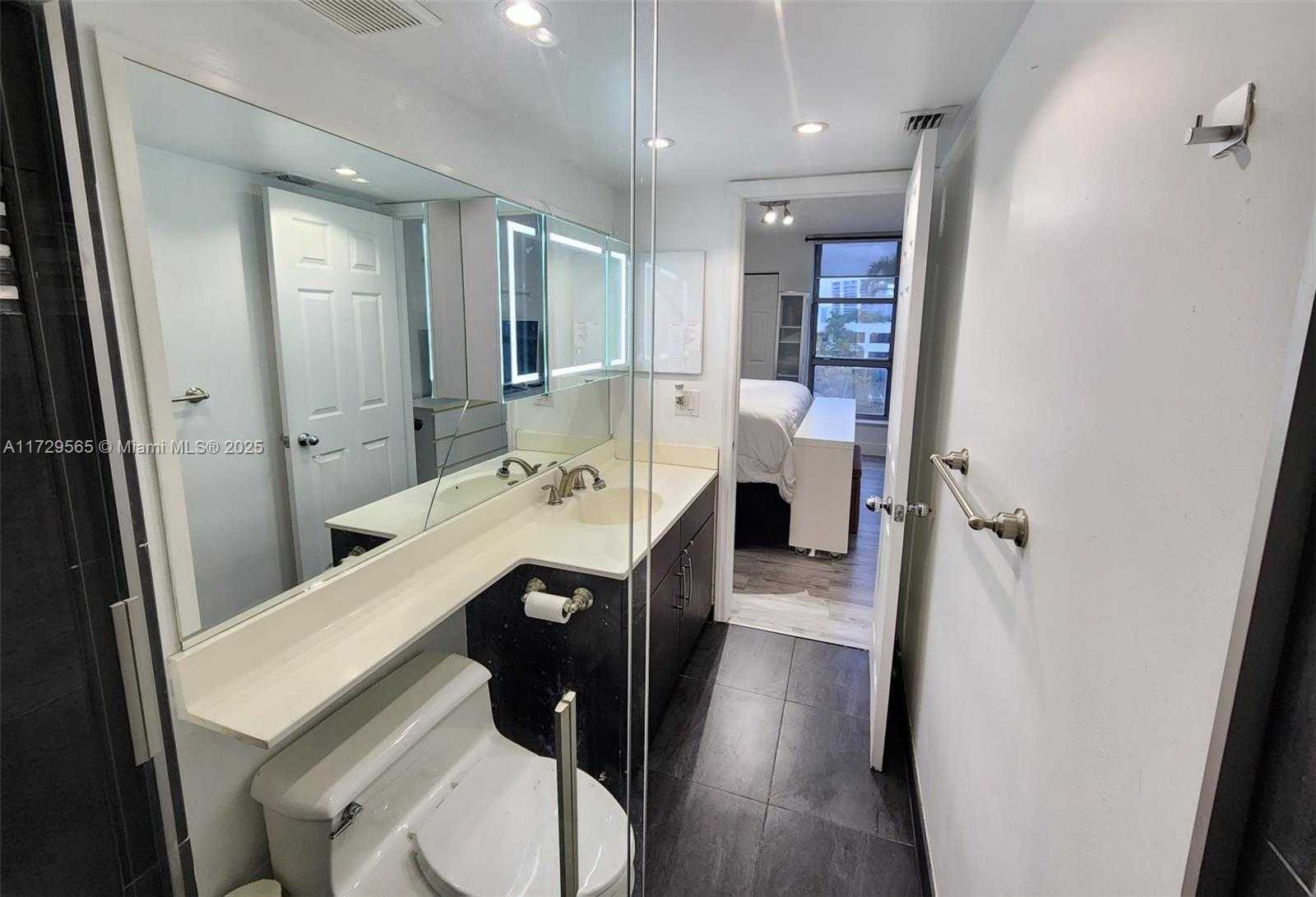 Small Image of 3500 MYSTIC POINTE DR #401, Aventura Number 52