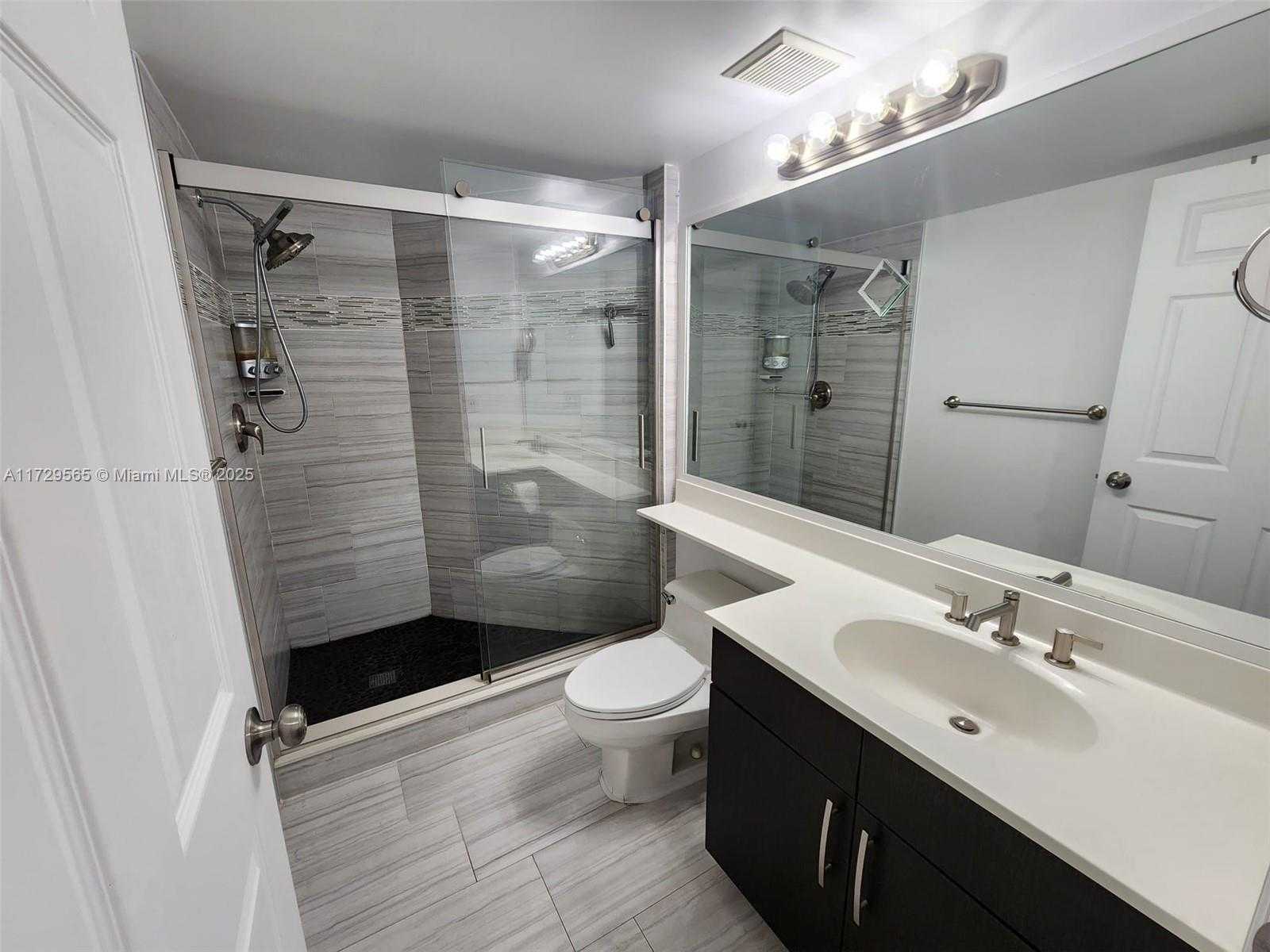 Small Image of 3500 MYSTIC POINTE DR #401, Aventura Number 55