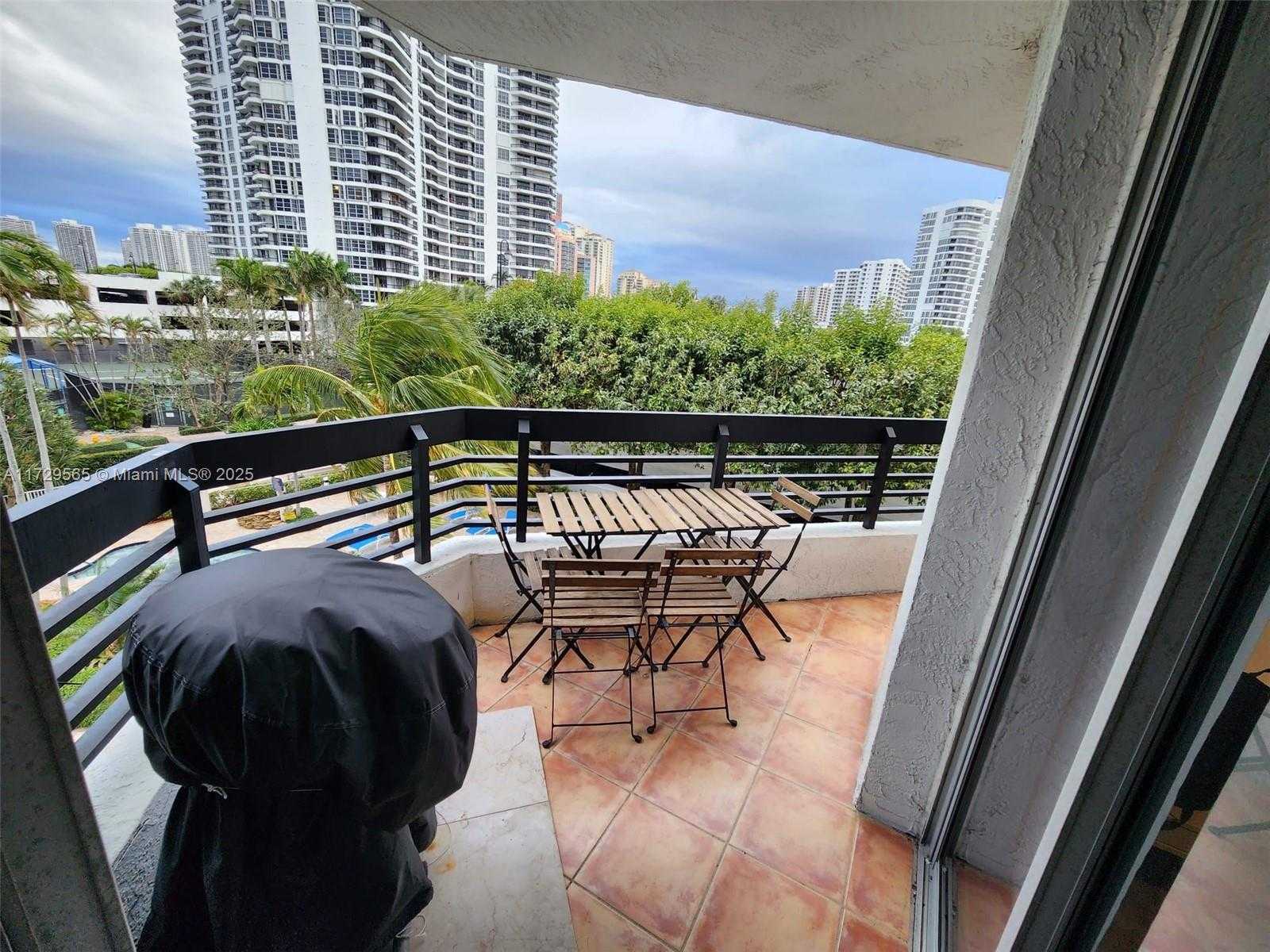Small Image of 3500 MYSTIC POINTE DR #401, Aventura Number 58