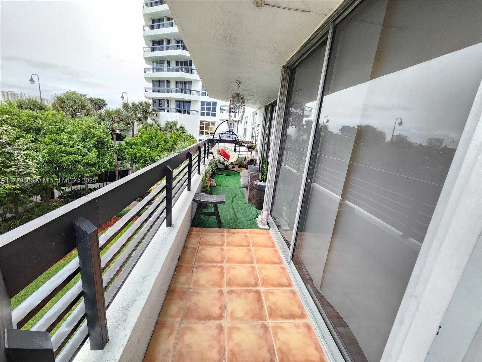 Small Image of 3500 MYSTIC POINTE DR #401, Aventura Number 59