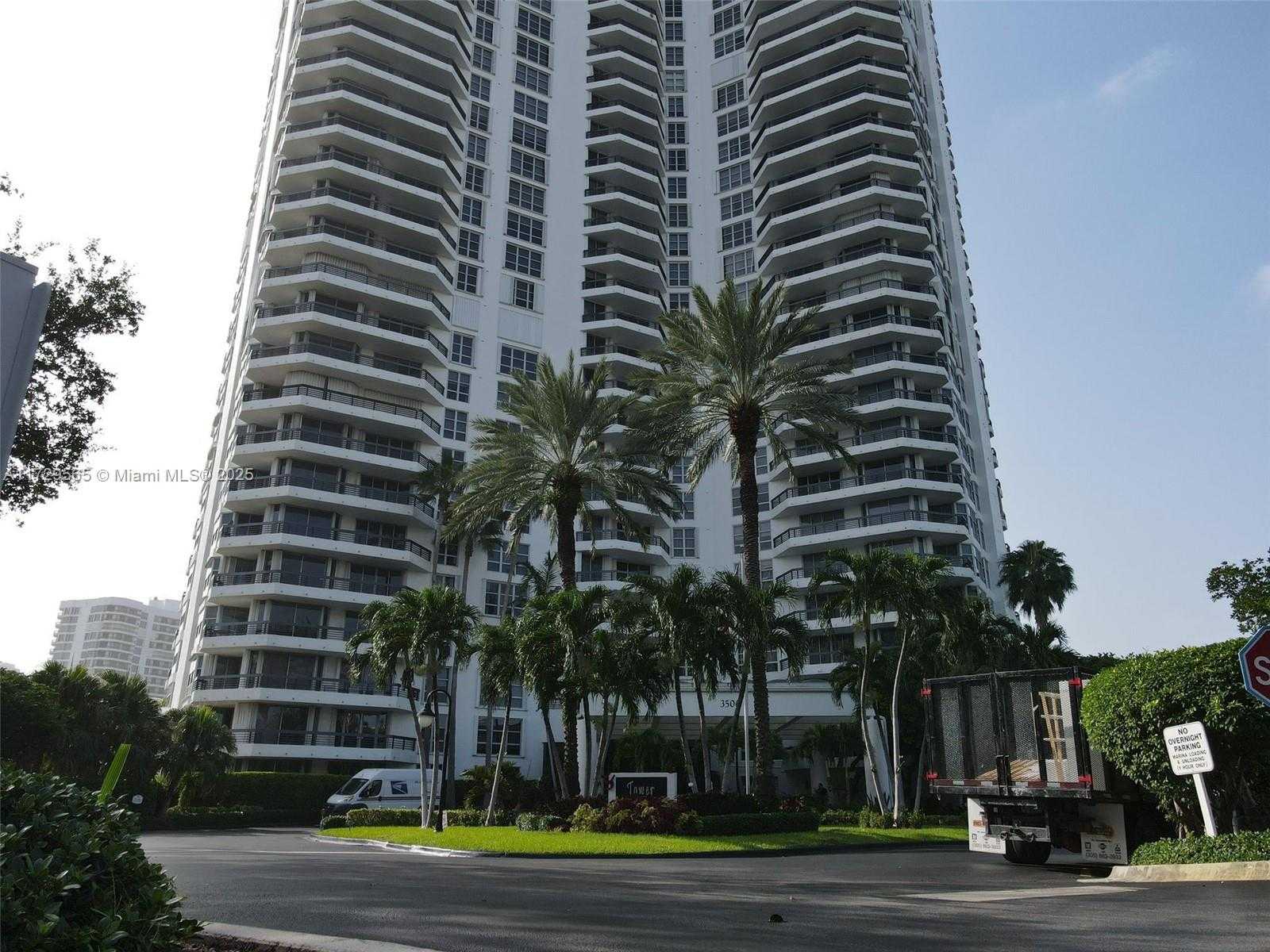 Small Image of 3500 MYSTIC POINTE DR #401, Aventura Number 7