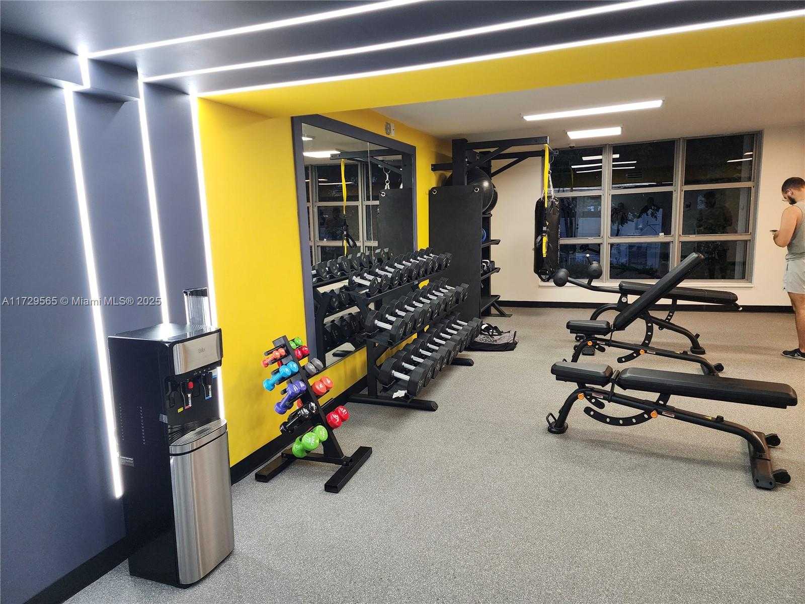 Small Image of 3500 MYSTIC POINTE DR #401, Aventura Number 74