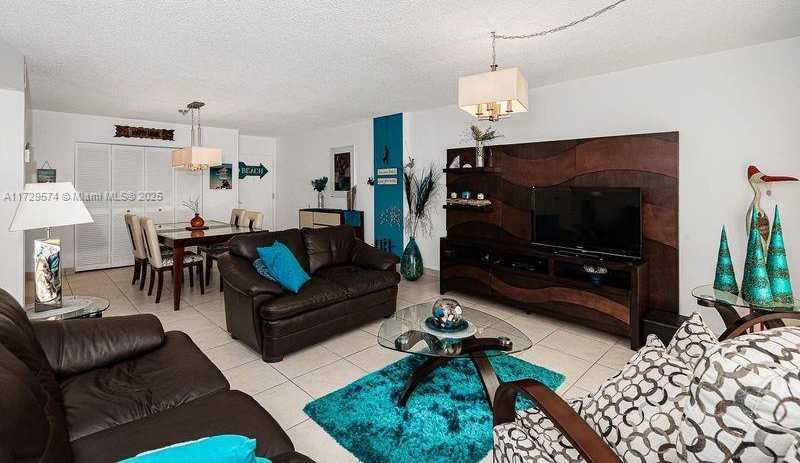 Small Image of 17800 ATLANTIC BLVD #203, Sunny Isles Beach Number 18