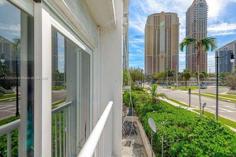 Small Image of 17800 ATLANTIC BLVD #203, Sunny Isles Beach Number 21
