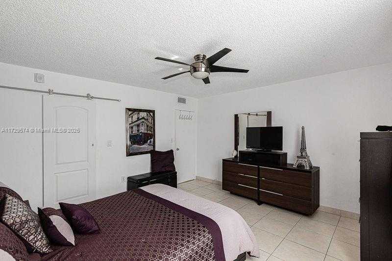 Small Image of 17800 ATLANTIC BLVD #203, Sunny Isles Beach Number 26