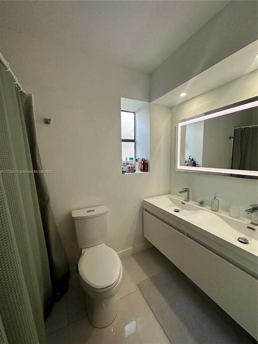 Small Image of 20291 NORTH EAST 30TH AVE #PH24, Aventura Number 32