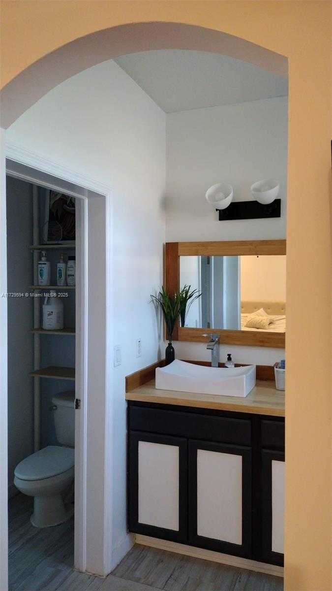 Small Image of 4938 WINDWARD WAY #1304, Dania Beach Number 16