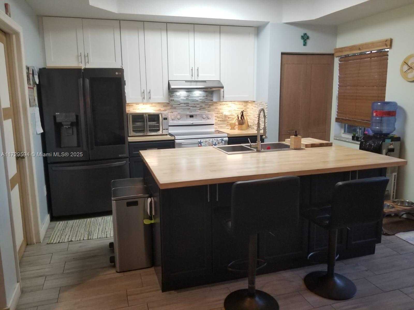 Small Image of 4938 WINDWARD WAY #1304, Dania Beach Number 3