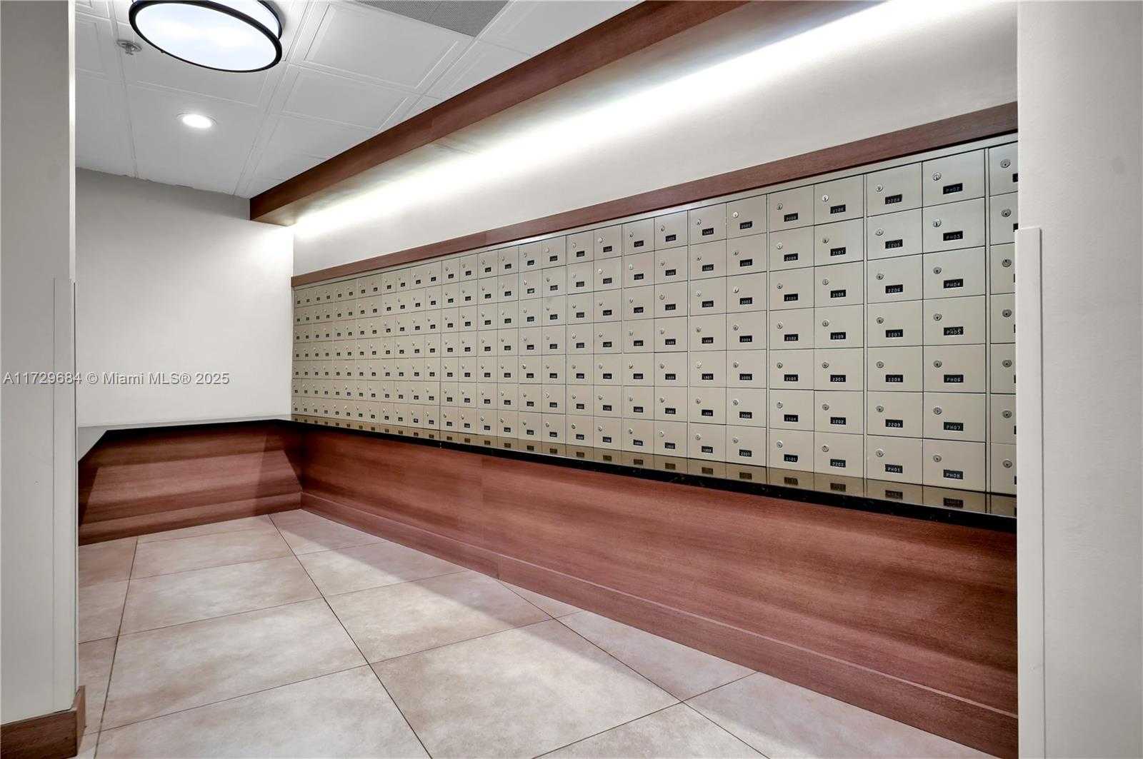 Small Image of 3701 NORTH COUNTRY CLUB DR #203, Aventura Number 12