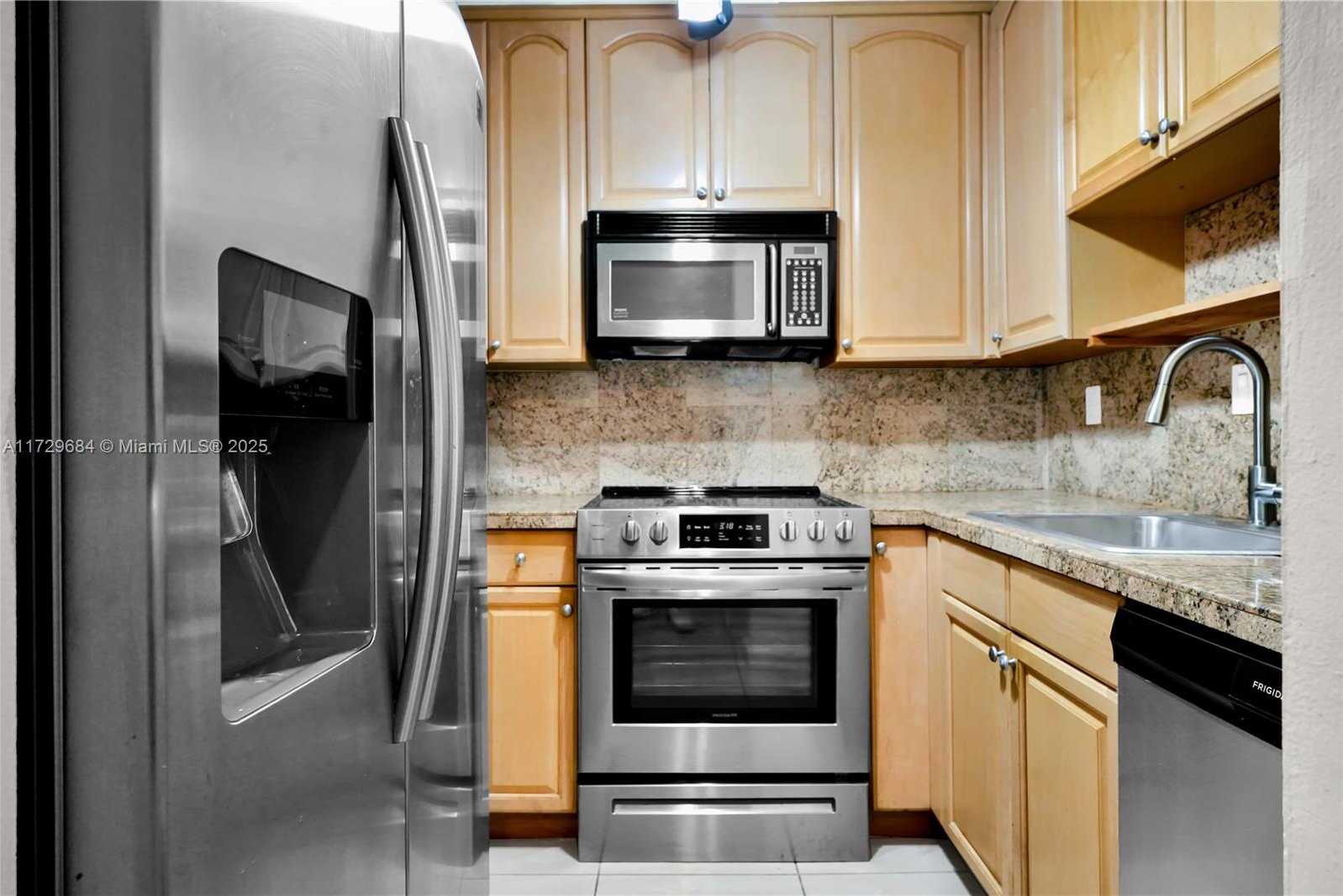 Small Image of 3701 NORTH COUNTRY CLUB DR #203, Aventura Number 17