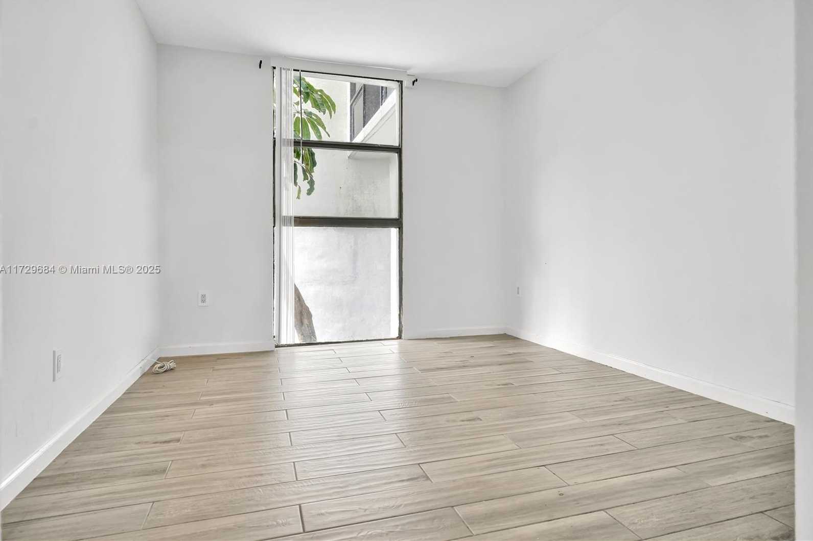 Small Image of 3701 NORTH COUNTRY CLUB DR #203, Aventura Number 23