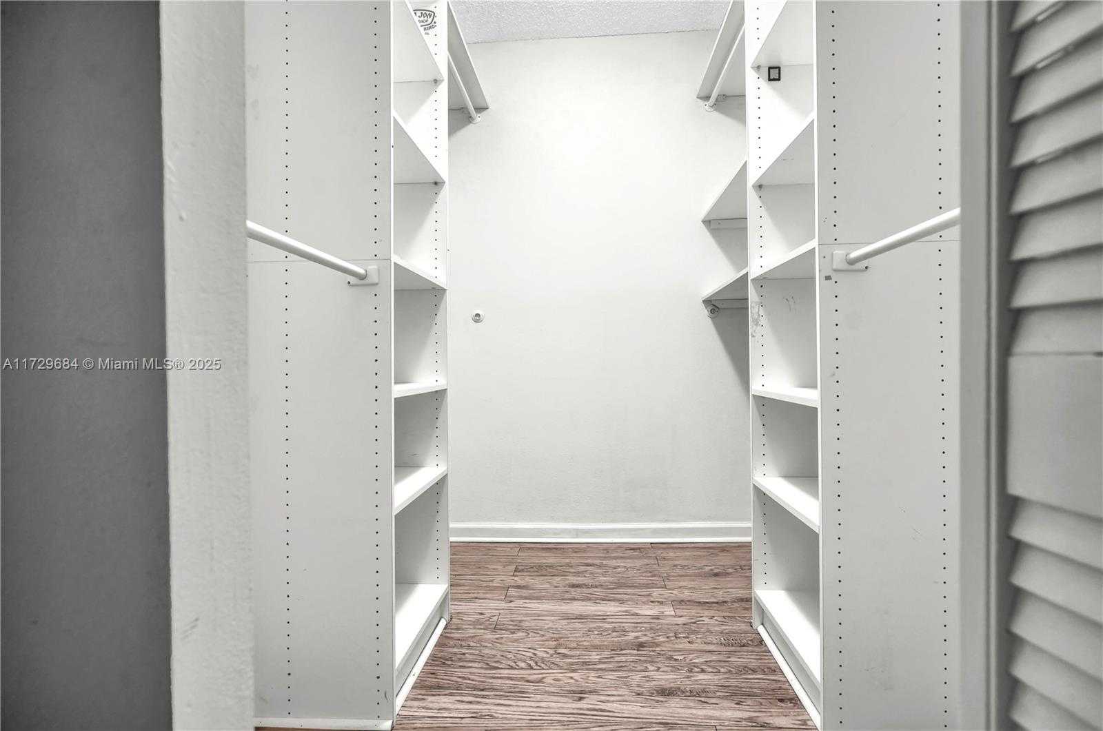 Small Image of 3701 NORTH COUNTRY CLUB DR #203, Aventura Number 27