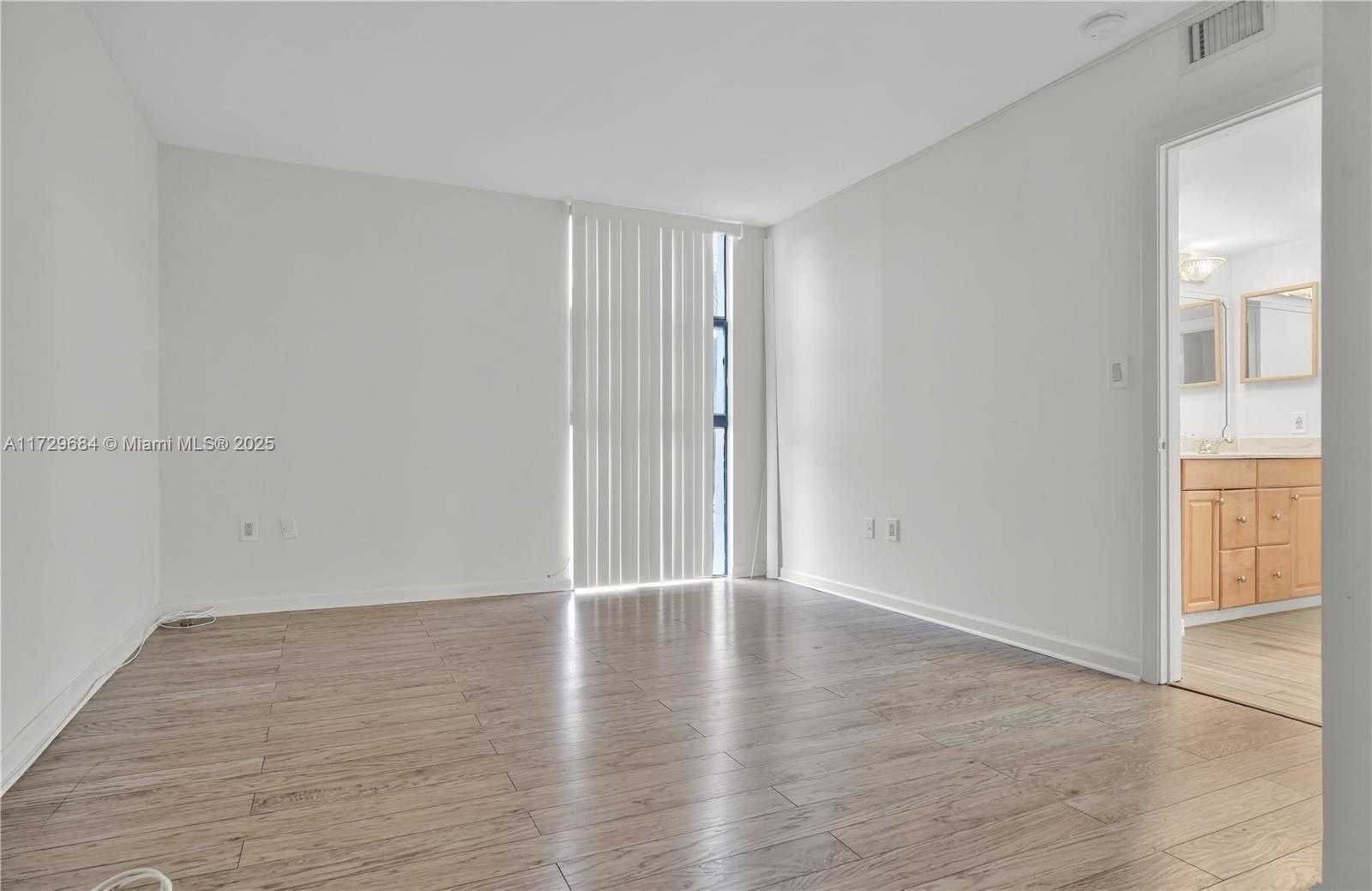 Small Image of 3701 NORTH COUNTRY CLUB DR #203, Aventura Number 28