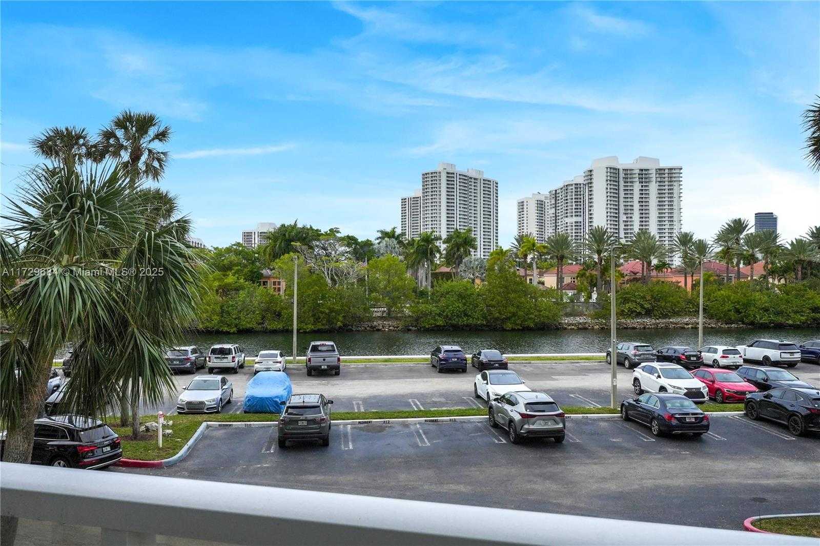 Small Image of 3701 NORTH COUNTRY CLUB DR #203, Aventura Number 34