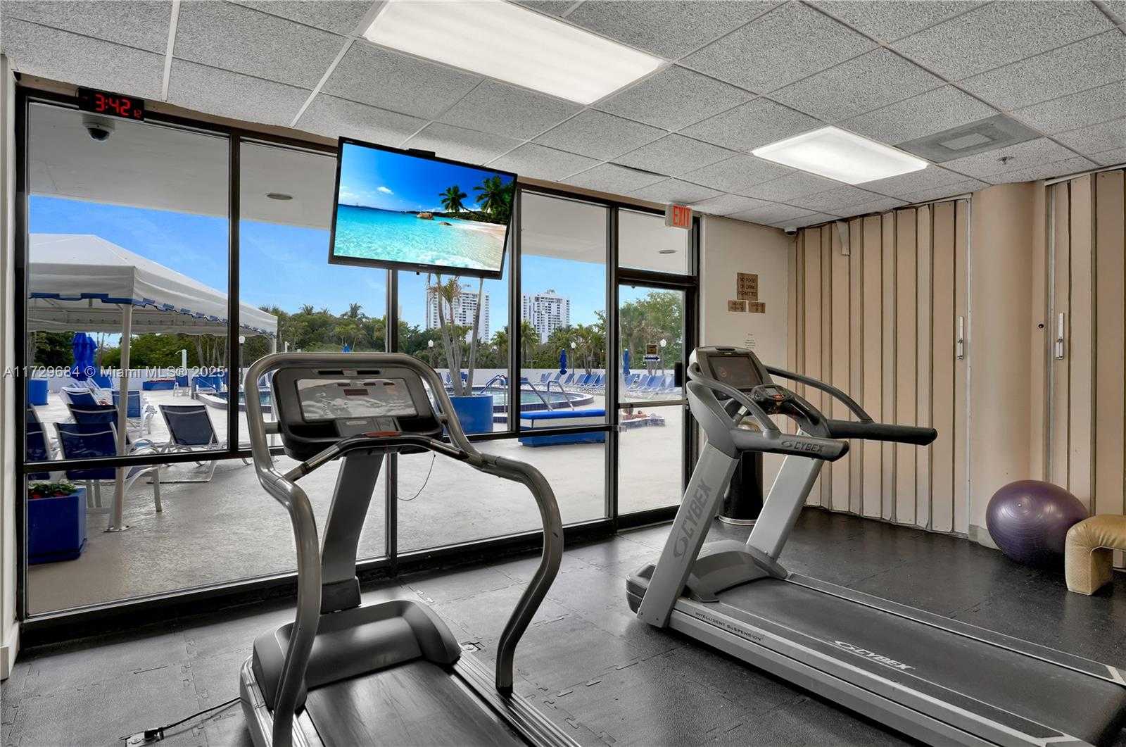 Small Image of 3701 NORTH COUNTRY CLUB DR #203, Aventura Number 8