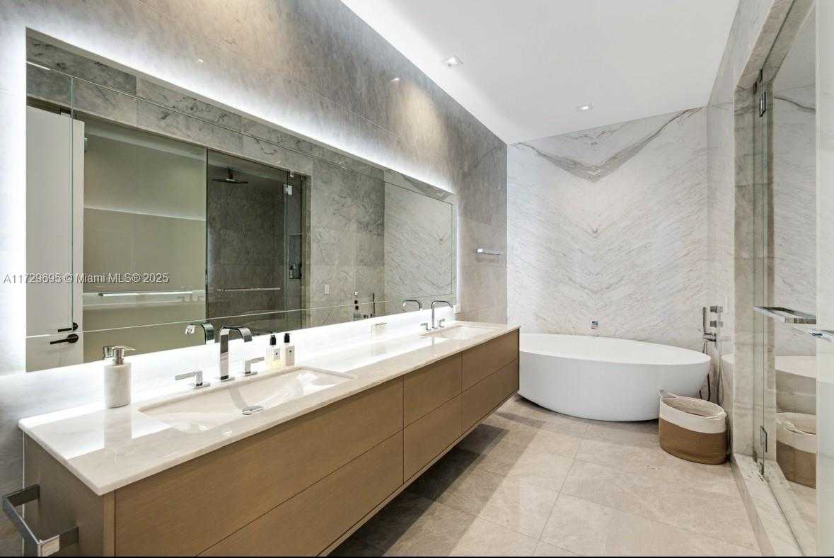 Small Image of 18501 COLLINS AVE #4304, Sunny Isles Beach Number 5