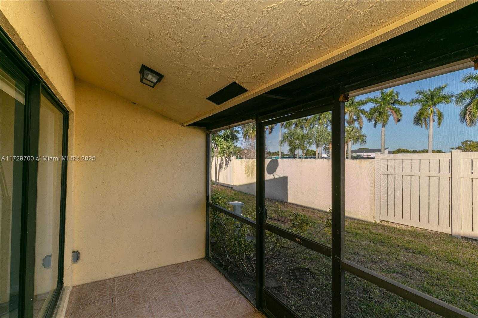 Small Image of 795 BANKS RD, Margate Number 13