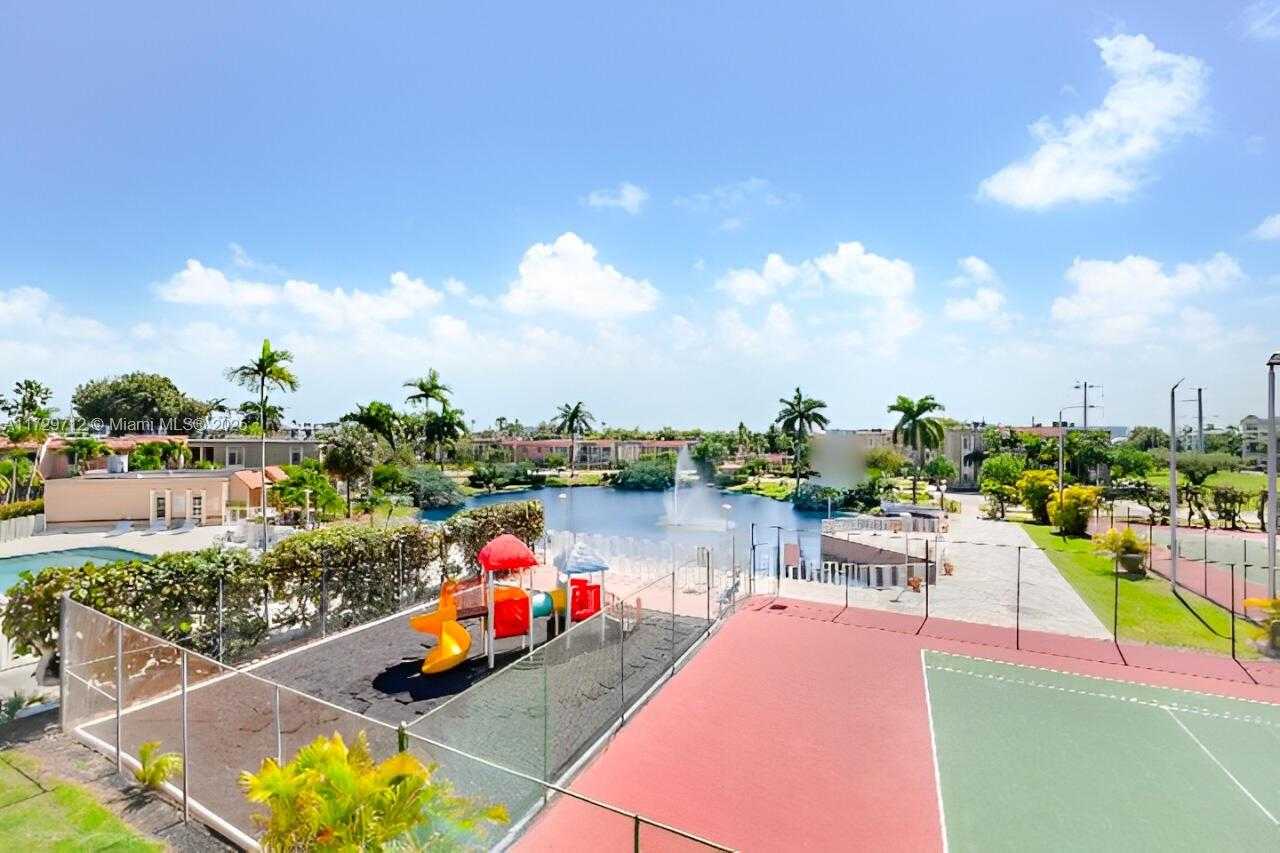 Small Image of 5020 NORTH WEST 79TH AVE #303, Doral Number 14