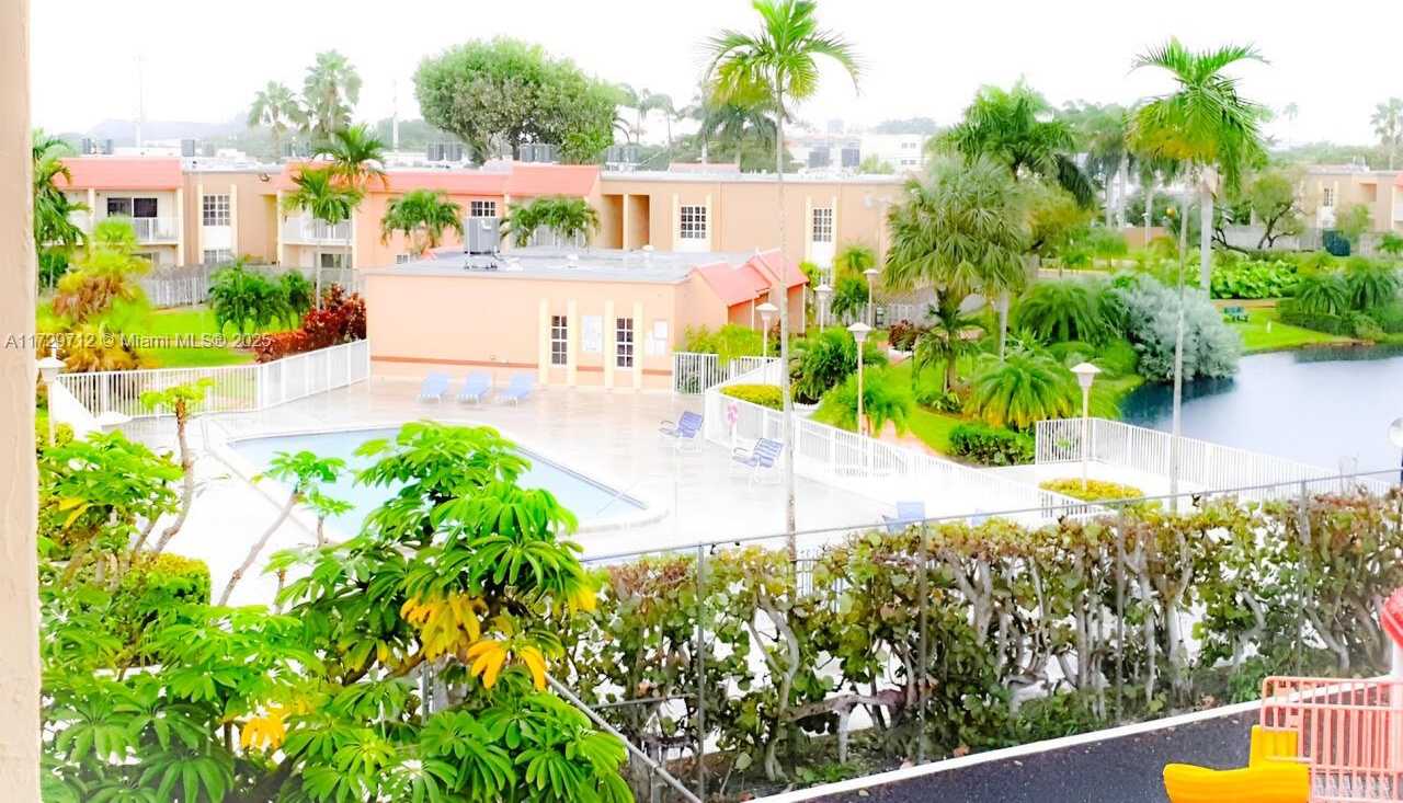 Small Image of 5020 NORTH WEST 79TH AVE #303, Doral Number 15