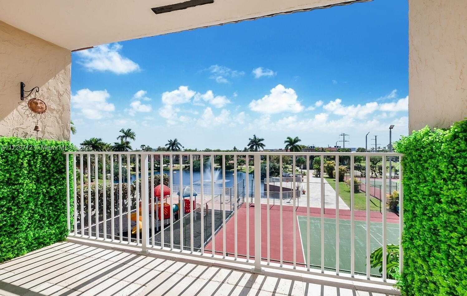 Small Image of 5020 NORTH WEST 79TH AVE #303, Doral Number 3