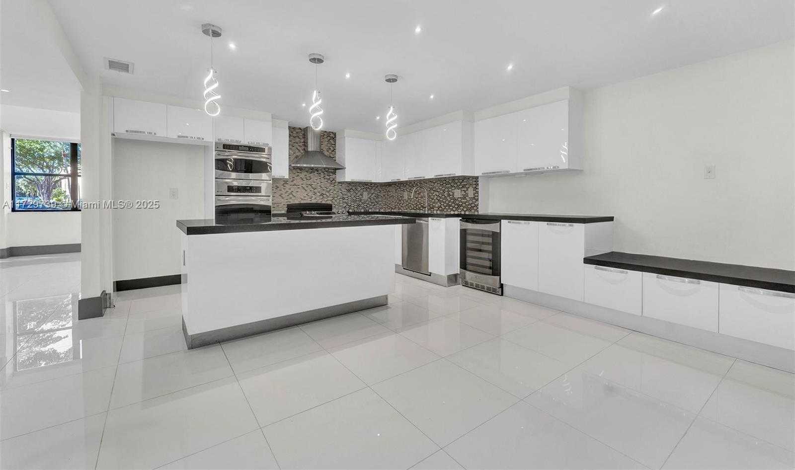 Small Image of 20441 NORTH EAST 30TH AVE #106-9, Aventura Number 4