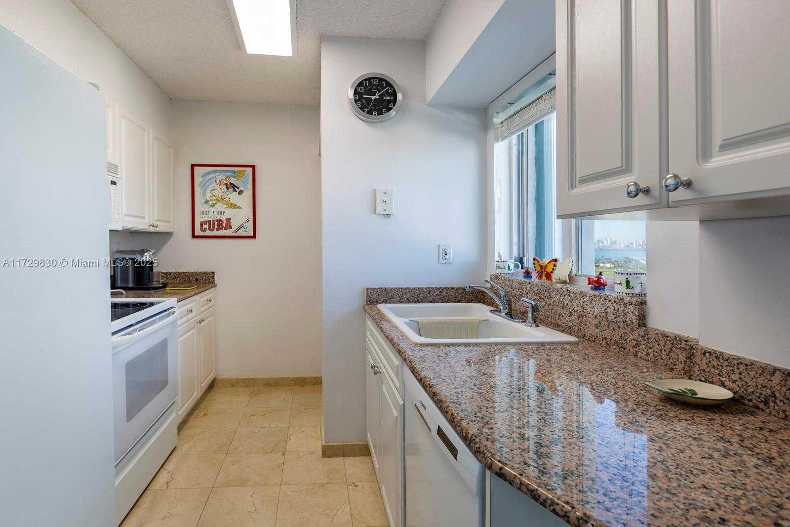 Small Image of 5900 COLLINS AVE #2105, Miami Beach Number 10