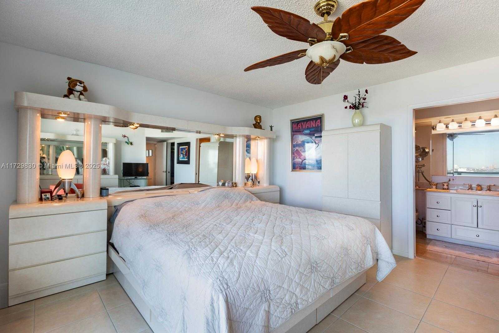 Small Image of 5900 COLLINS AVE #2105, Miami Beach Number 14