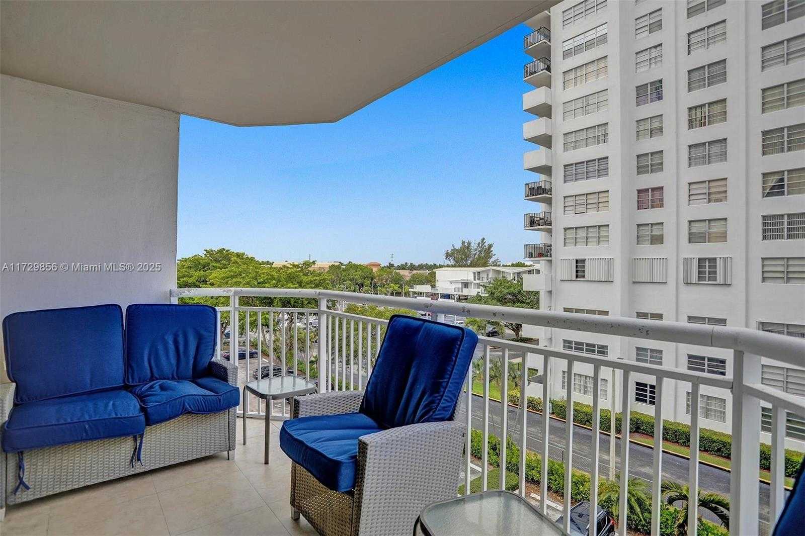 Small Image of 18051 BISCAYNE BLVD #402, Aventura Number 17